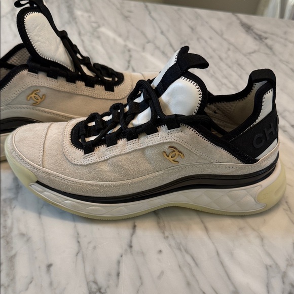 CHANEL Beige and Black Suede Low-Top Sneakers with Gold CC Accent - Picture 2 of 12